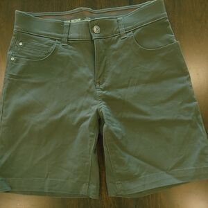 Lee Total Freedom Women's Olive Green Shorts ~ Size 2 Medium